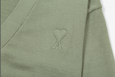 AM* V-neck cardigan with heart embroidered wool